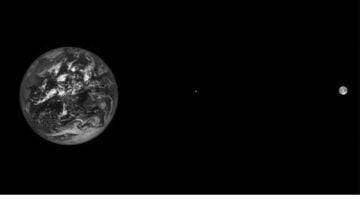 البوكس نيوز – تم التقاطها بنظام T2CAM.. صورة للأرض والقمر عمرها 4 مليارات سنة