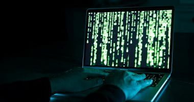 تكنولوجيا  – قراصنة يسرقون بيانات سرية فى بريطانيا