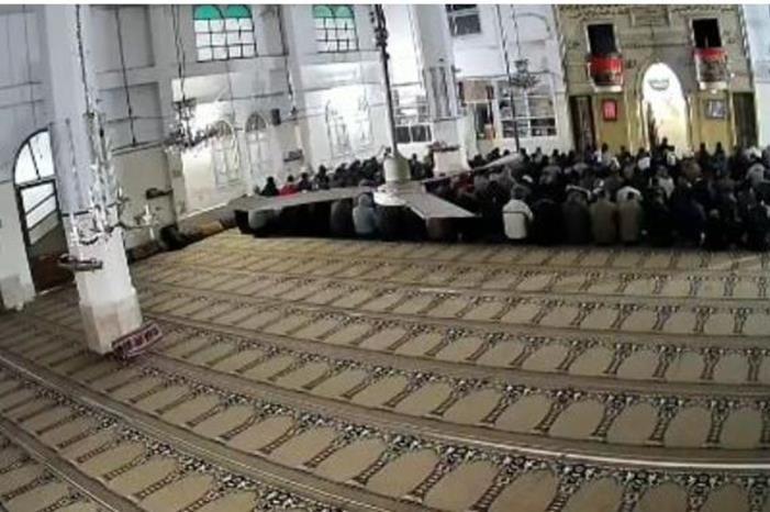 البوكس نيوز – رد فعل المصلين عند حدوث الزلزال في أحد المساجد بسوريا.. فيديو