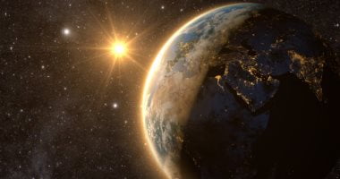 تكنولوجيا  – كيف بقى باطن الأرض ساخنًا مثل سطح الشمس لمليارات السنين؟.. دراسة تجيب