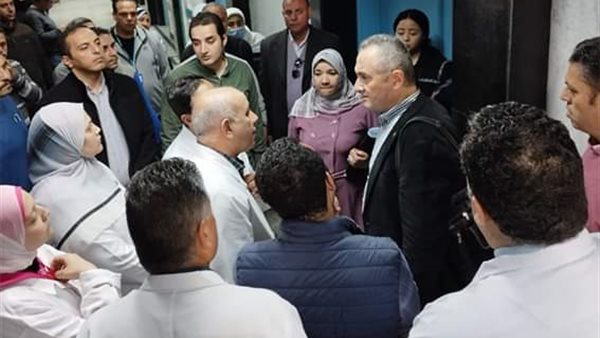 “عبد الغفار” يتفقد مستشفى دمنهور التعليمى لمتابعة انتظام سير العمل