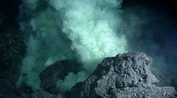 تكنولوجيا  – العلماء يكتشفوا خروج سائل غامض دافئ من قاع أوريغون البحري.. اعرف التفاصيل