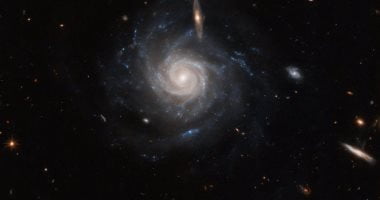 تكنولوجيا  – تلسكوب هابل يرصد أوضح صورة لمجرة بعيدة تشبه درب التبانة