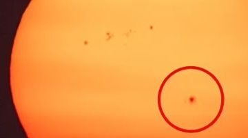 تكنولوجيا  – العلماء يرصدون نقطة عملاقة تظهر على الشمس.. اعرف التفاصيل