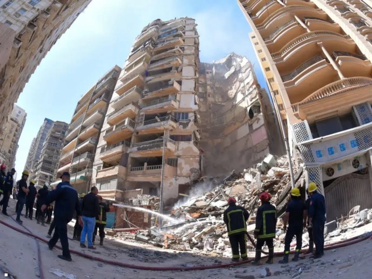 انهيار عقار ميامي بالاسكندرية مكون من 14 طابق وعدد من القاطنين تحت الأنقاض – البوكس نيوز
