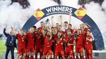 رياضة – مراسم تسليم منتخب إسبانيا كأس دوري الأمم الأوروبية 2023.. صور
