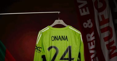 رياضة – أندريه أونانا يرتدى قميص رقم 24 مع مانشستر يونايتد