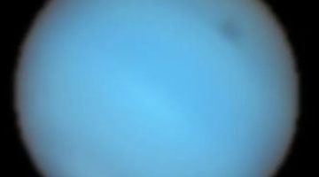 تكنولوجيا  – تصوير بقعة نبتون المظلمة من الأرض لأول مرة