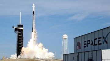 تكنولوجيا  – سبيس إكس تسعى لنشر خدمة طوارئ أبل فى الفضاء عبر صفقة بقيمة 64 مليون دولار