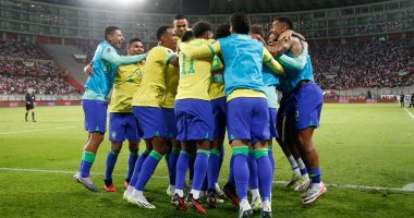 رياضة – التاريخ يرقص سامبا قبل قمة أوروجواى ضد البرازيل فى تصفيات كأس العالم