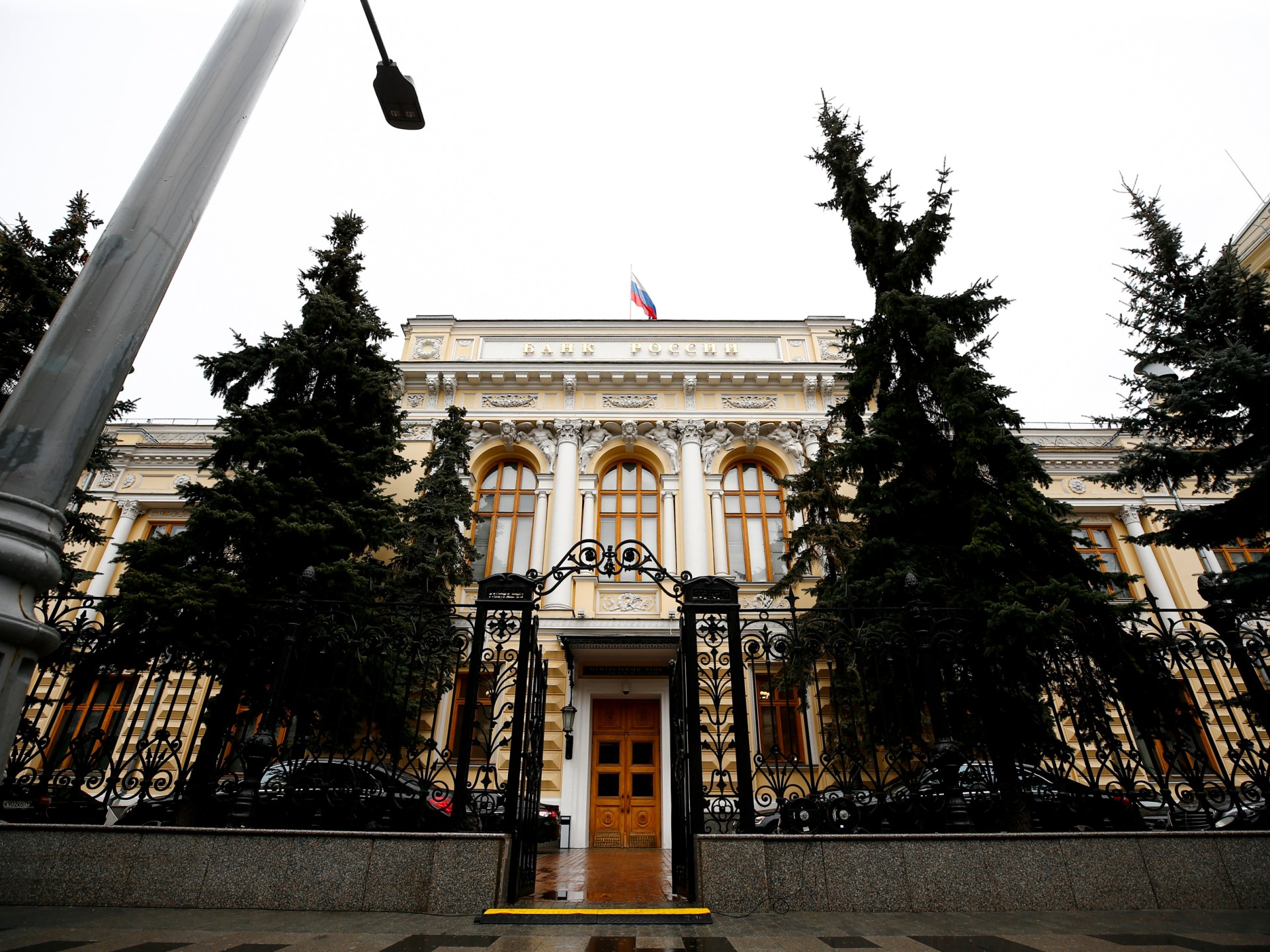 روسيا ترفع أسعار الفائدة لكبح التضخم وانخفاض الروبل | اقتصاد – البوكس نيوز