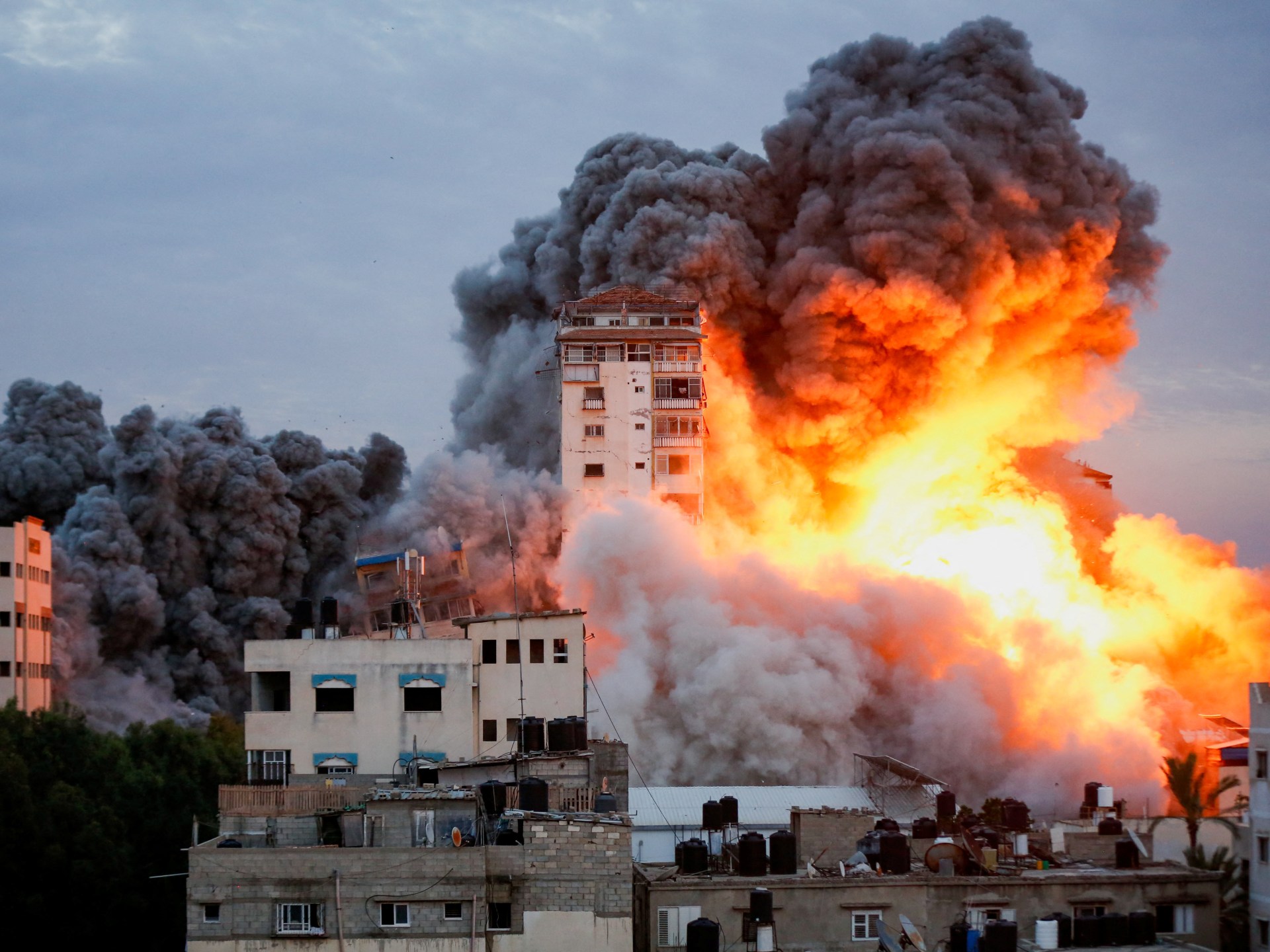 بينهم السنوار والزهار.. إسرائيل تستهدف منازل قيادات حماس في غزة | أخبار – البوكس نيوز