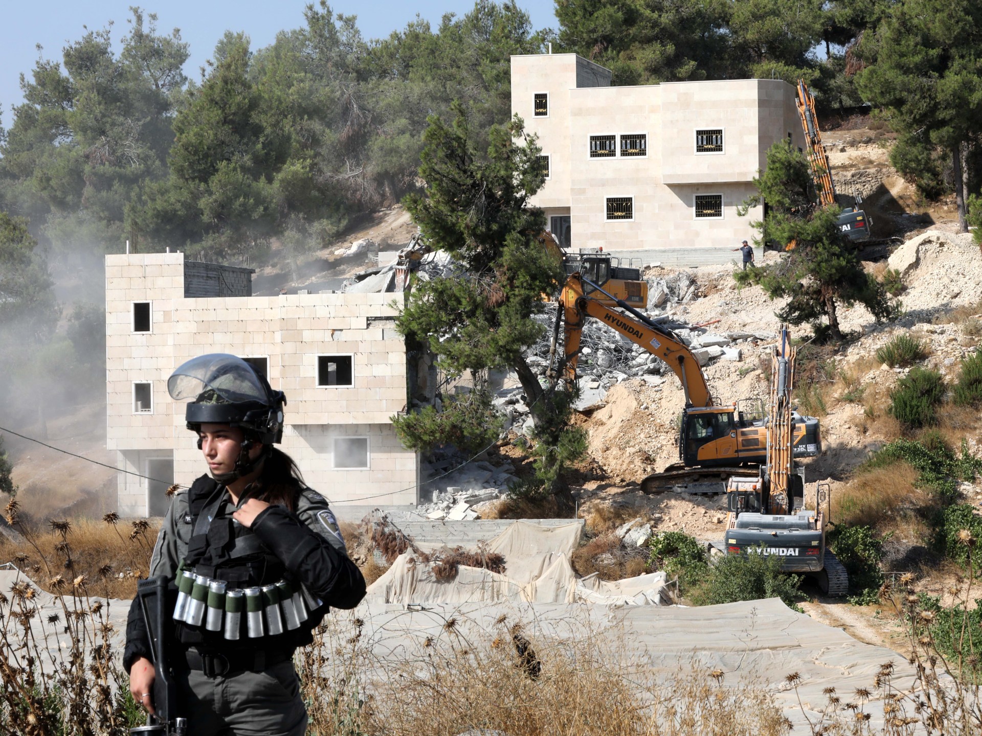 إسرائيل تهدم منزلا وتعتقل طفلا و6 فلسطينيين في مخيم الجلزون بالضفة الغربية | أخبار – البوكس نيوز