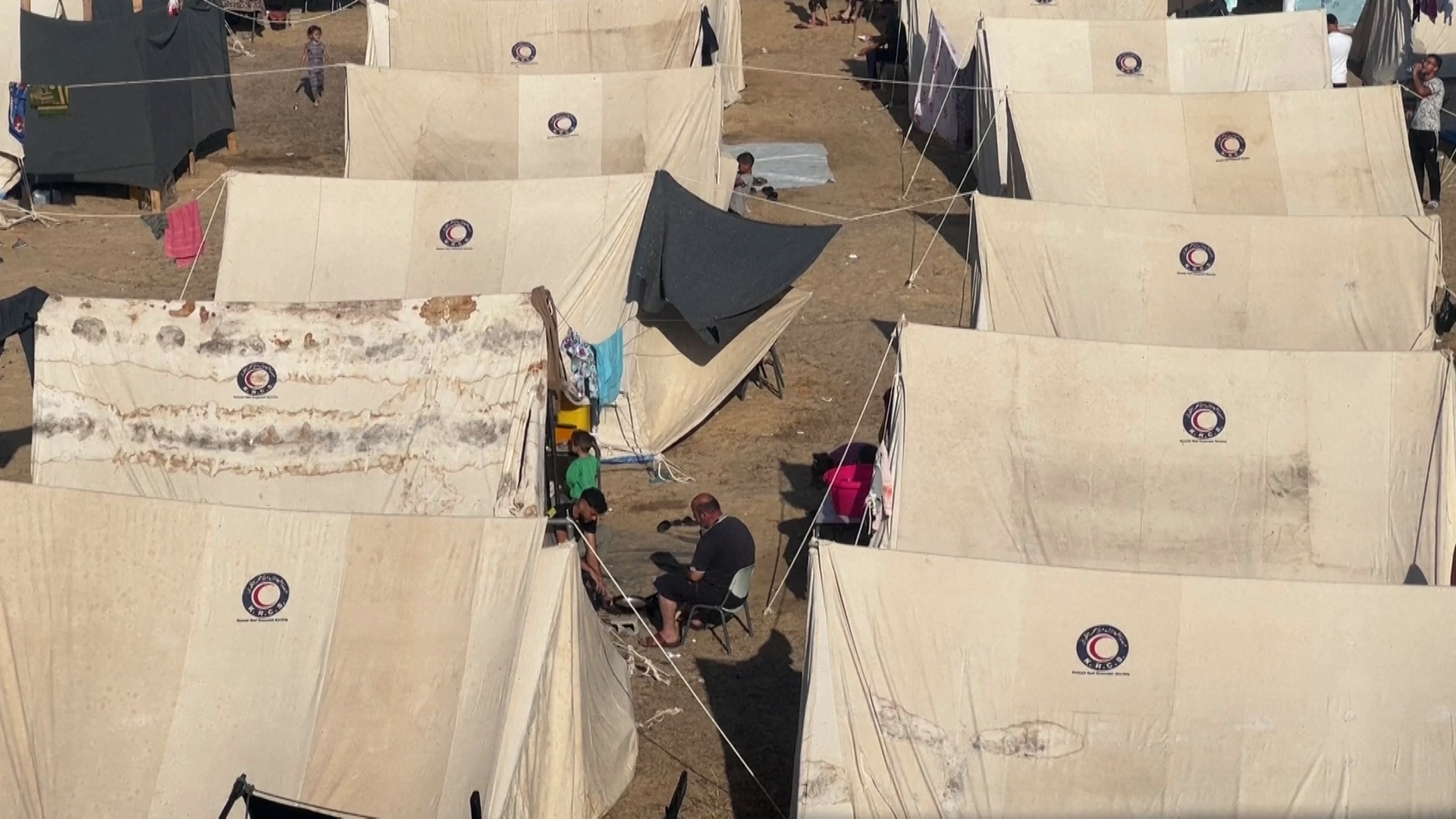 كاميرا البوكس نيوز ترصد أوضاع أول مخيم تقيمه الأونروا في غزة | أخبار – البوكس نيوز