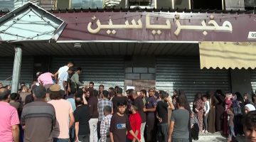 قطاع غزة.. تهافت سكان مخيم النصيرات على المخبز الوحيد | البرامج – البوكس نيوز
