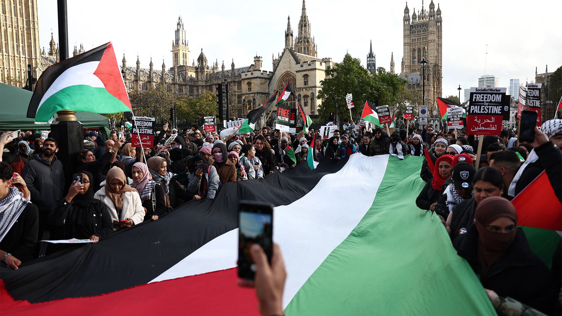 مظاهرة في لندن تندد بالحرب الإسرائيلية على غزة | البرامج – البوكس نيوز