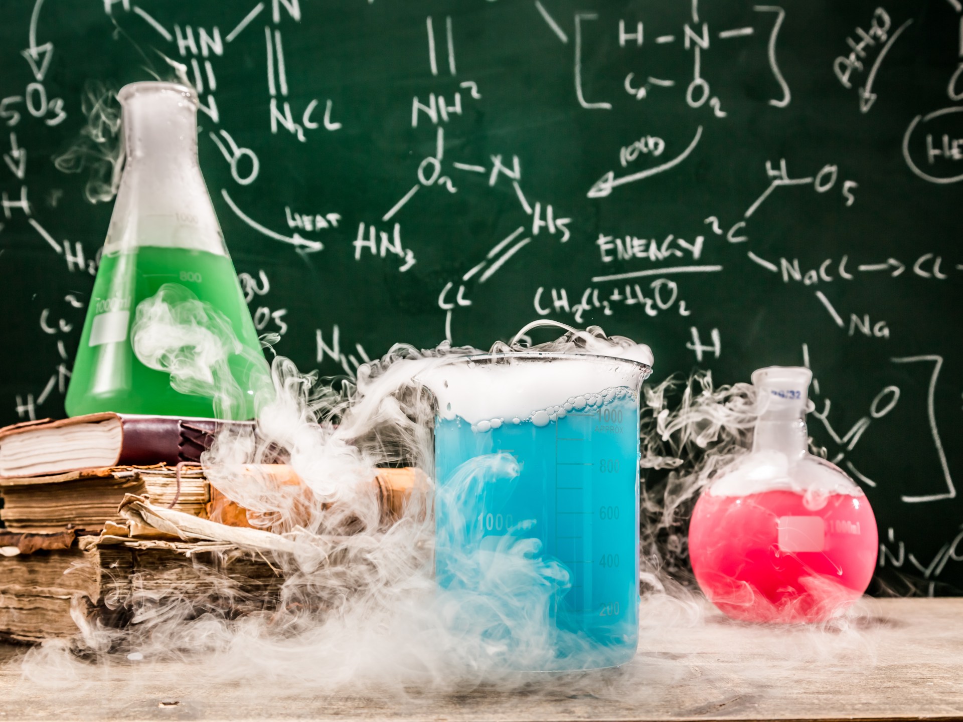 تفاعل كيميائي بسيط قد يسهم في التخلص من نفايات البلاستيك | علوم – البوكس نيوز