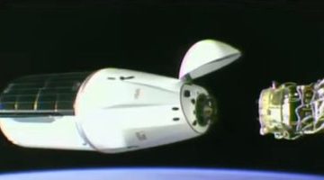 تكنولوجيا  – وصول مركبة SpaceX Dragon إلى محطة الفضاء الدولية.. تفاصيل