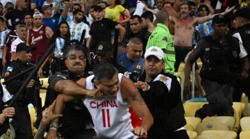رياضة – اعتقال 17 مشجعا من أنصار منتخب الأرجنتين وحبس آخر بسبب إهانات عنصرية