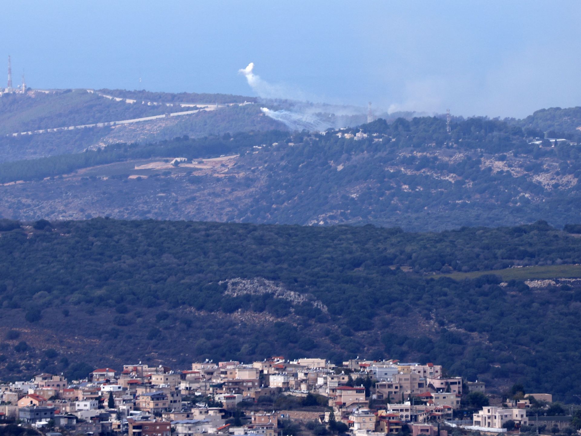 حزب الله يقصف ثكنات للاحتلال وغارات إسرائيلية على مواقع جنوبي لبنان | أخبار – البوكس نيوز
