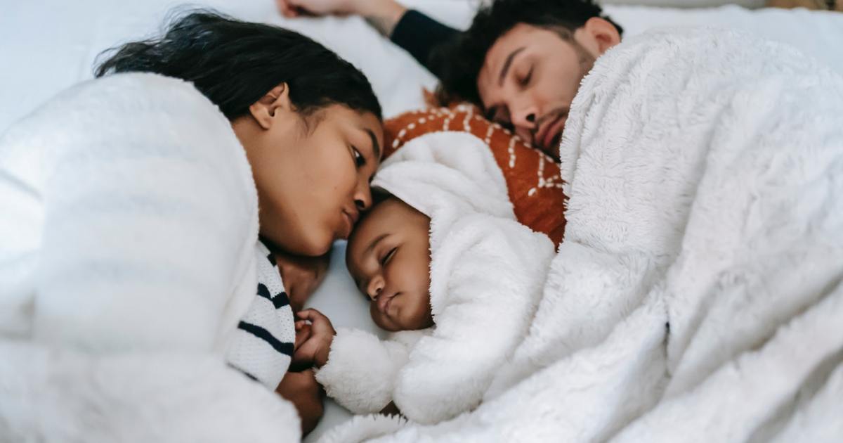 كيف تساعدين طفلك الرضيع على النوم ليلاً؟ | مرأة – البوكس نيوز