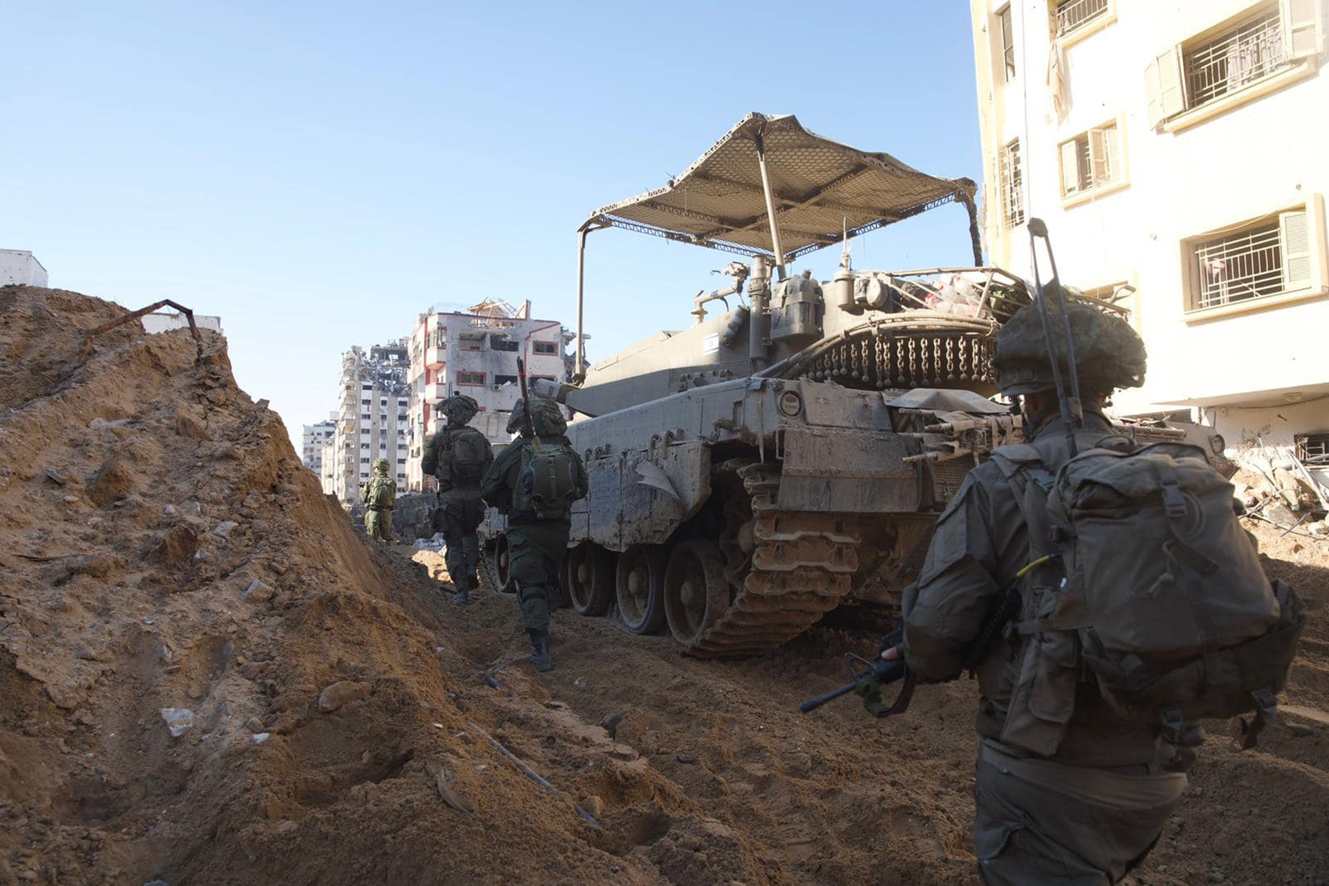 الاحتلال الإسرائيلي يكثف قصفه لجباليا وإعلامه يتحدث عن منطقة عازلة | أخبار – البوكس نيوز