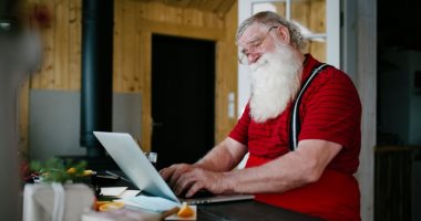 تكنولوجيا  – كم السرعة التى يحتاجها “سانتا كلوز” لتوصيل الهدايا حول العالم في ليلة واحدة؟