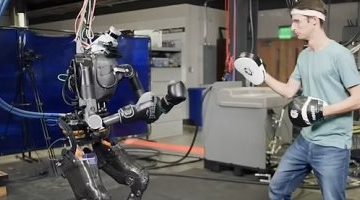 تكنولوجيا  – شاهد.. ملاكمة بين إنسان وروبوت جديد مصمم لتوجيه اللكمات