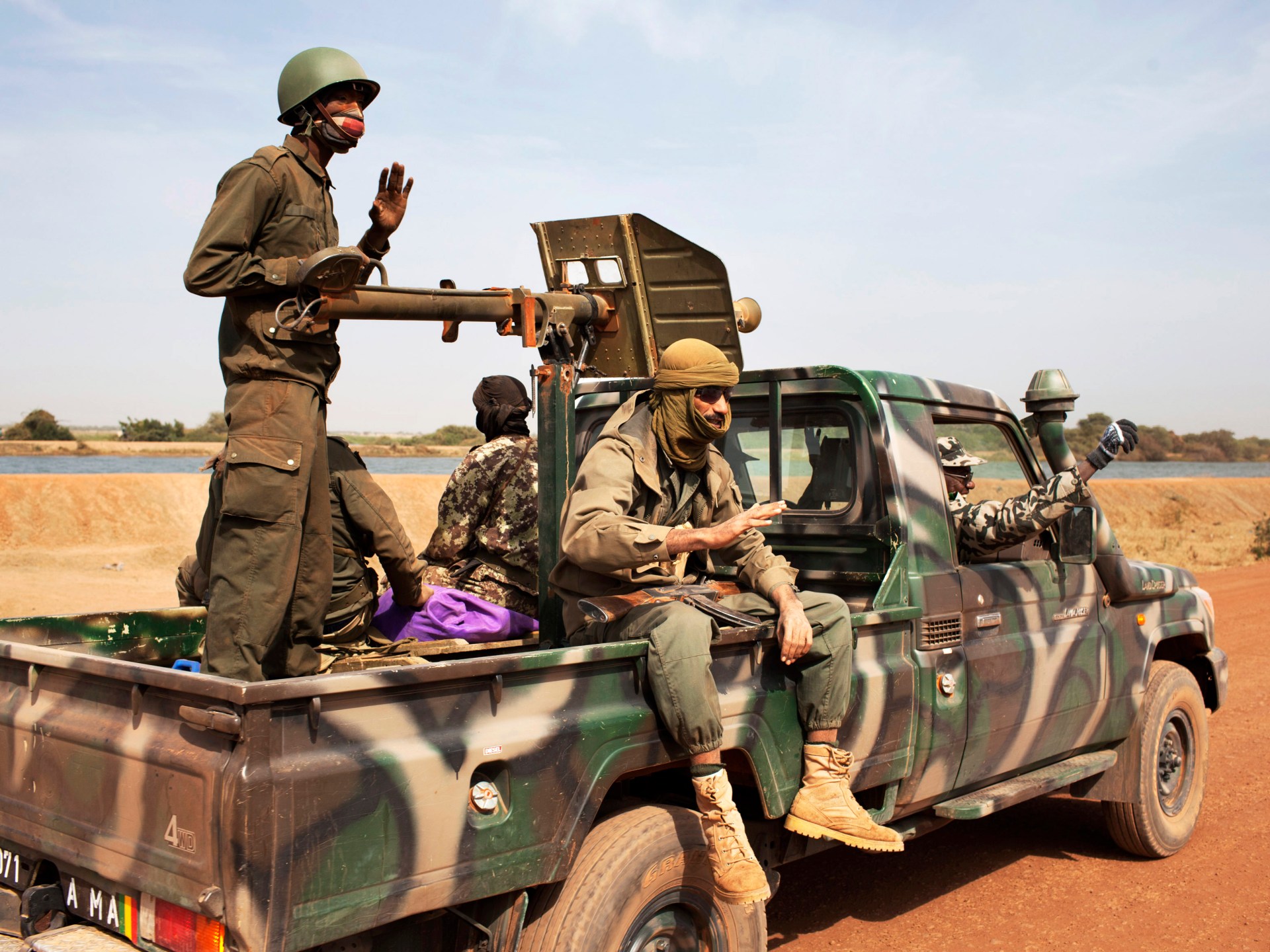 الطوارق يعلنون حصارا على محاور طرق رئيسية شمال مالي | أخبار – البوكس نيوز