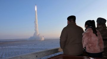 كيم جونغ أون يشرف على إطلاق صاروخ باليستي عابر للقارات | أخبار – البوكس نيوز