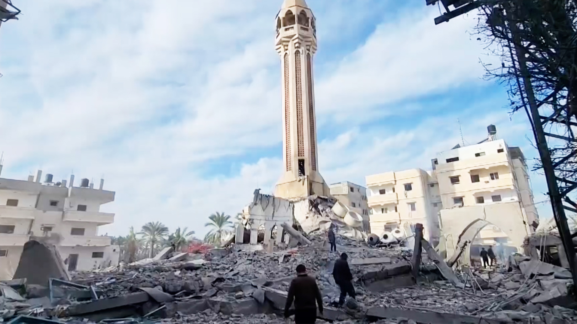 طائرات الاحتلال تدمر أحد أكبر مساجد دير البلح وسط القطاع | أخبار – البوكس نيوز