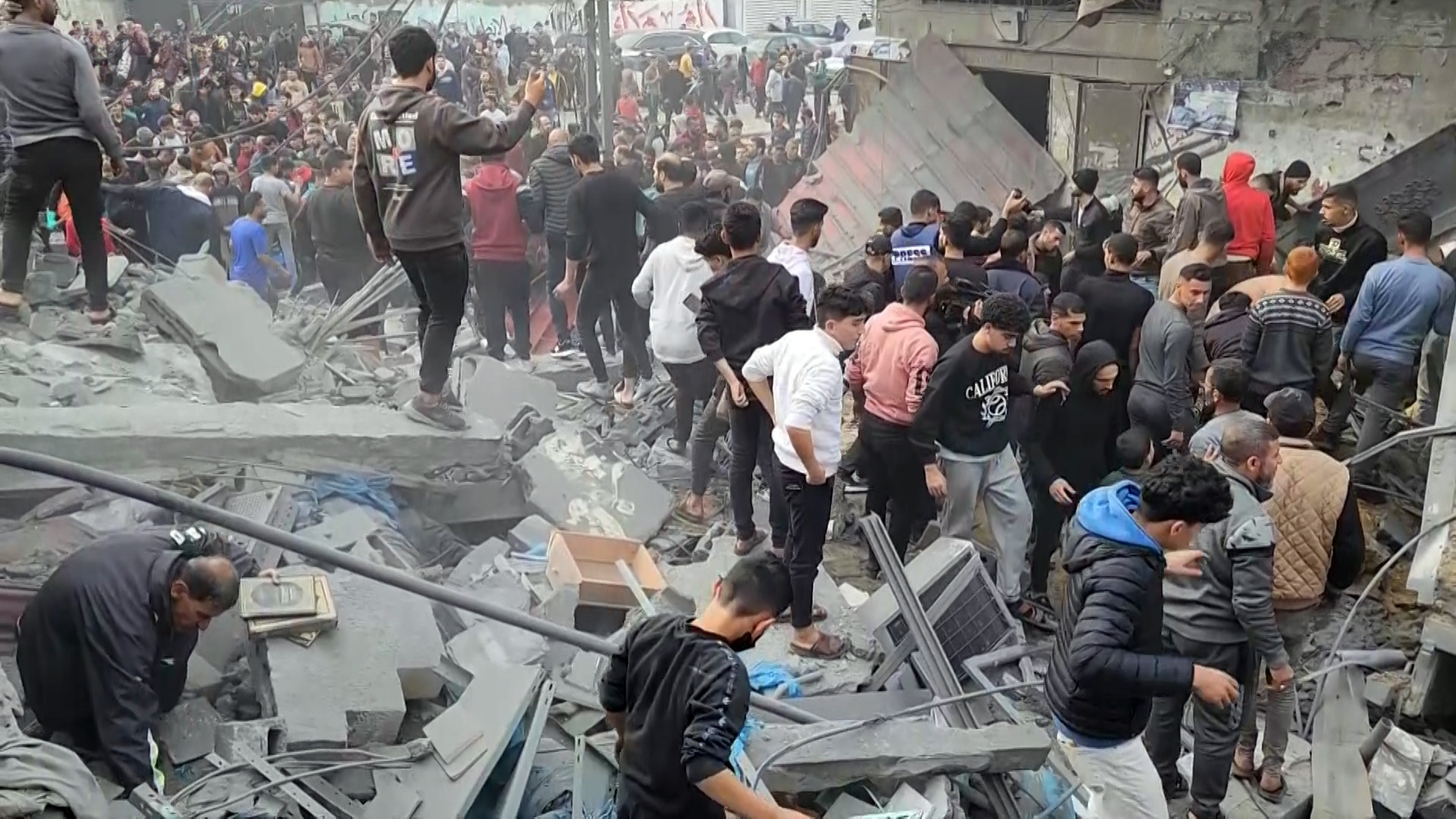 غارات إسرائيلية عنيفة تدمر مربعا سكنيا ومسجدا وسط رفح | أخبار – البوكس نيوز