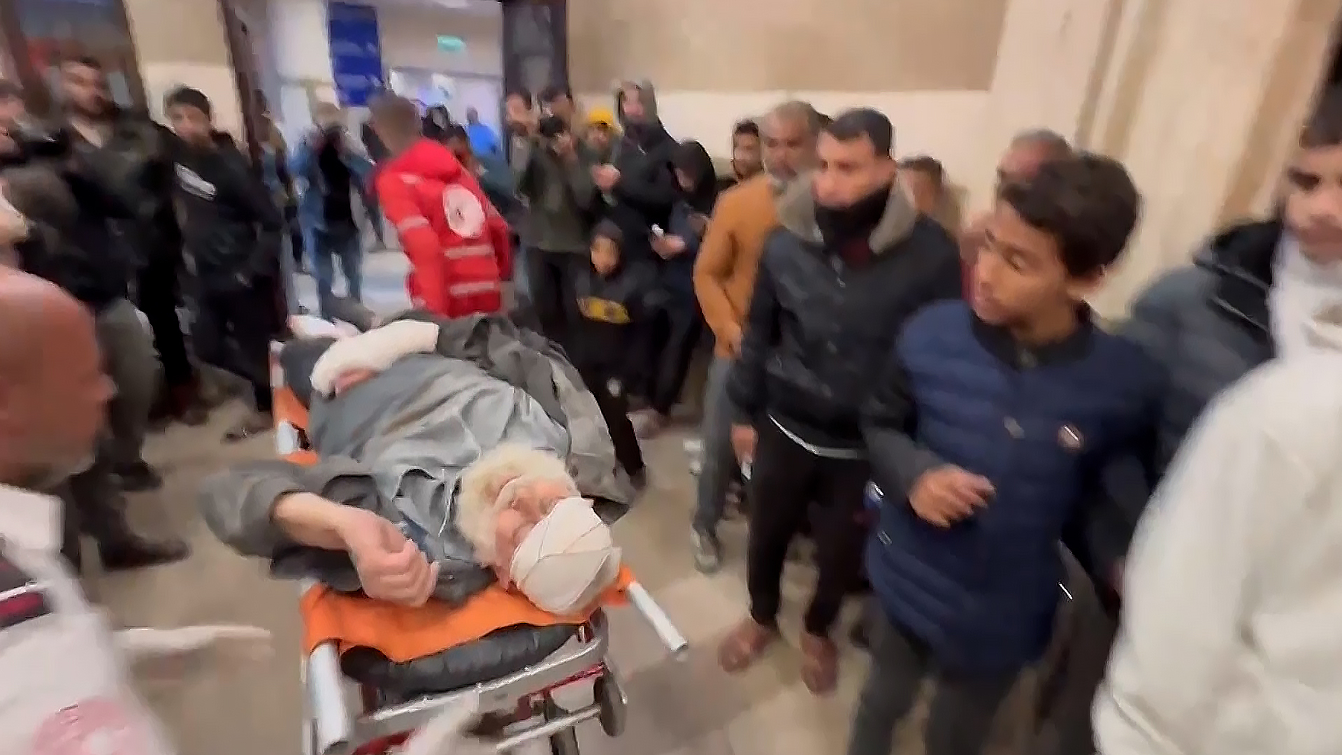 عشرات الشهداء والمصابين في استهداف إسرائيلي لمنزل في خان يونس | البرامج – البوكس نيوز