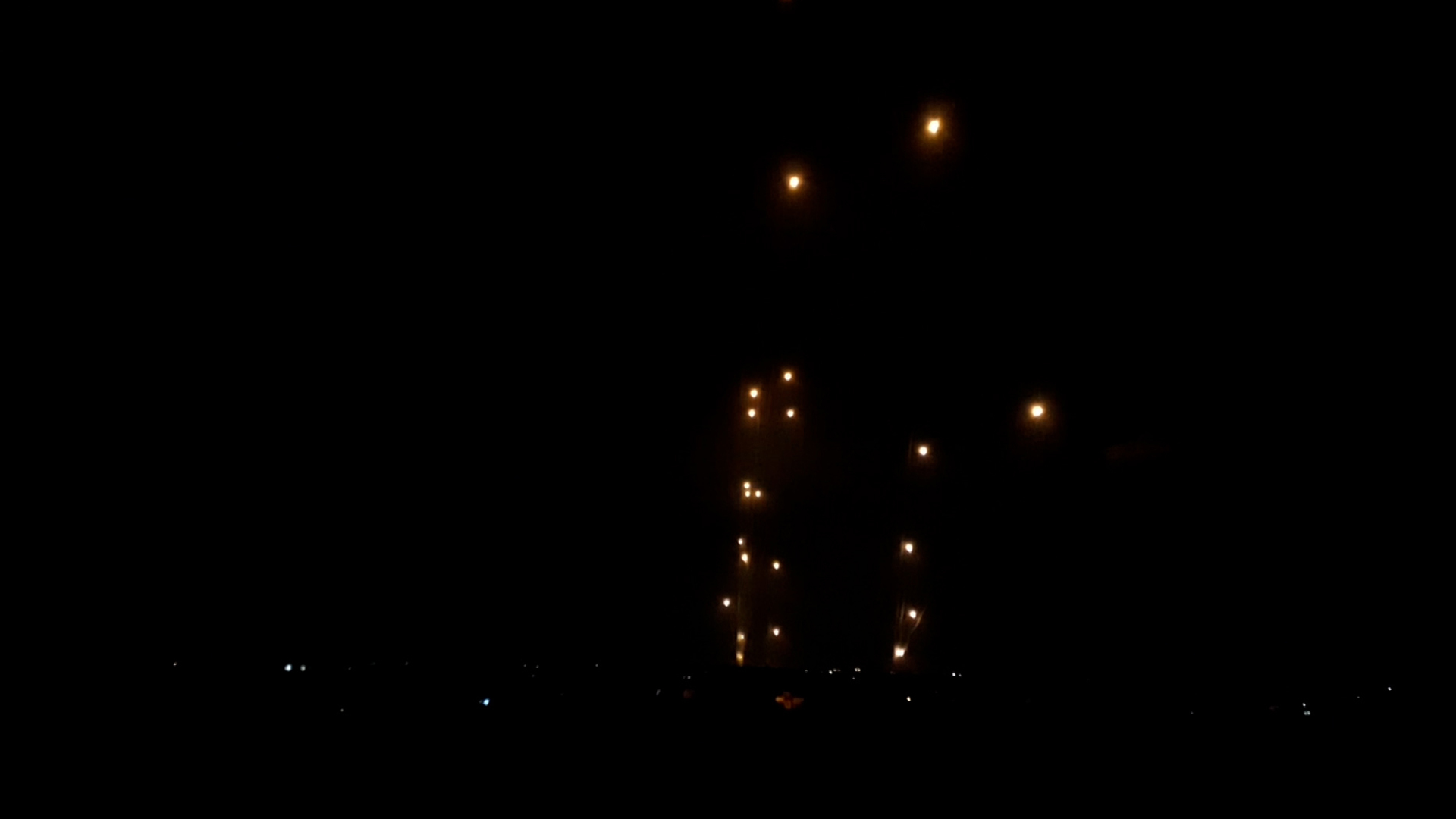 كتائب القسام تبث مشاهد رشقة صاروخية أطلقتها على تل أبيب | أخبار التقارير الإخبارية – البوكس نيوز