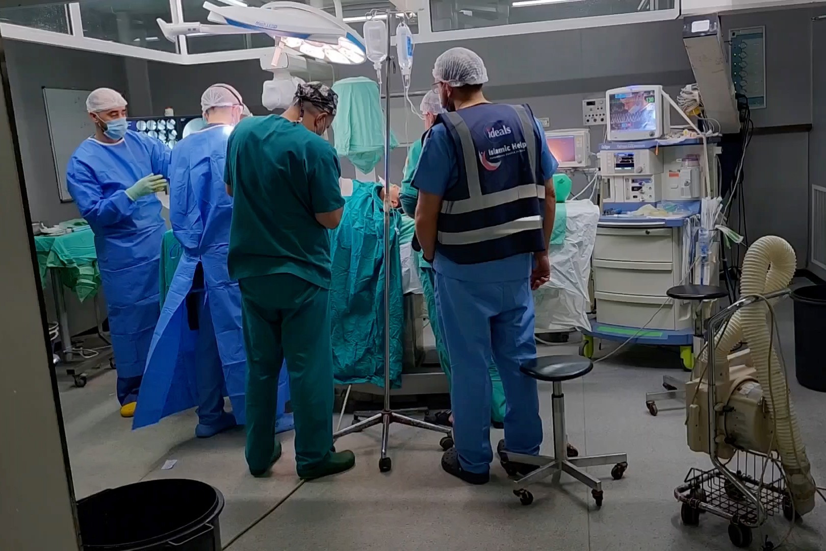 طبيب بريطاني: أطباء غزة منهكون ويواجهون حالات معقدة | أخبار – البوكس نيوز