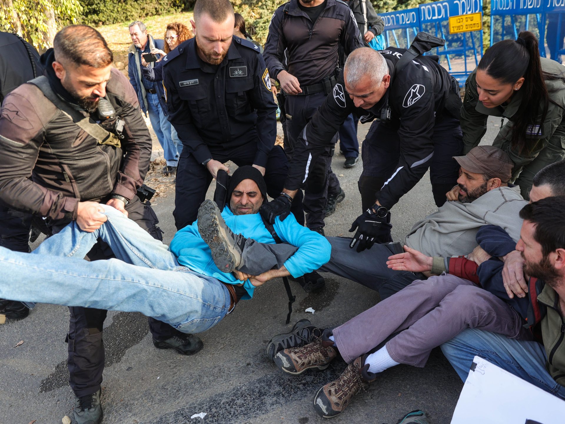 الشرطة الإسرائيلية تفرق عشرات المحتجين أمام مدخل الكنيست | أخبار – البوكس نيوز