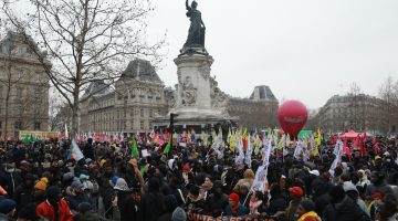 الآلاف يتظاهرون في فرنسا ضد قانون الهجرة الجديد | أخبار – البوكس نيوز