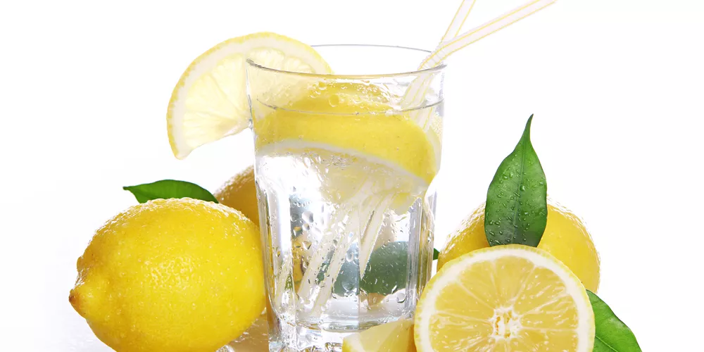 7 فوائد شرب ماء الليمون في الصباح على الريق.. اكتشف أهميته وأضراره