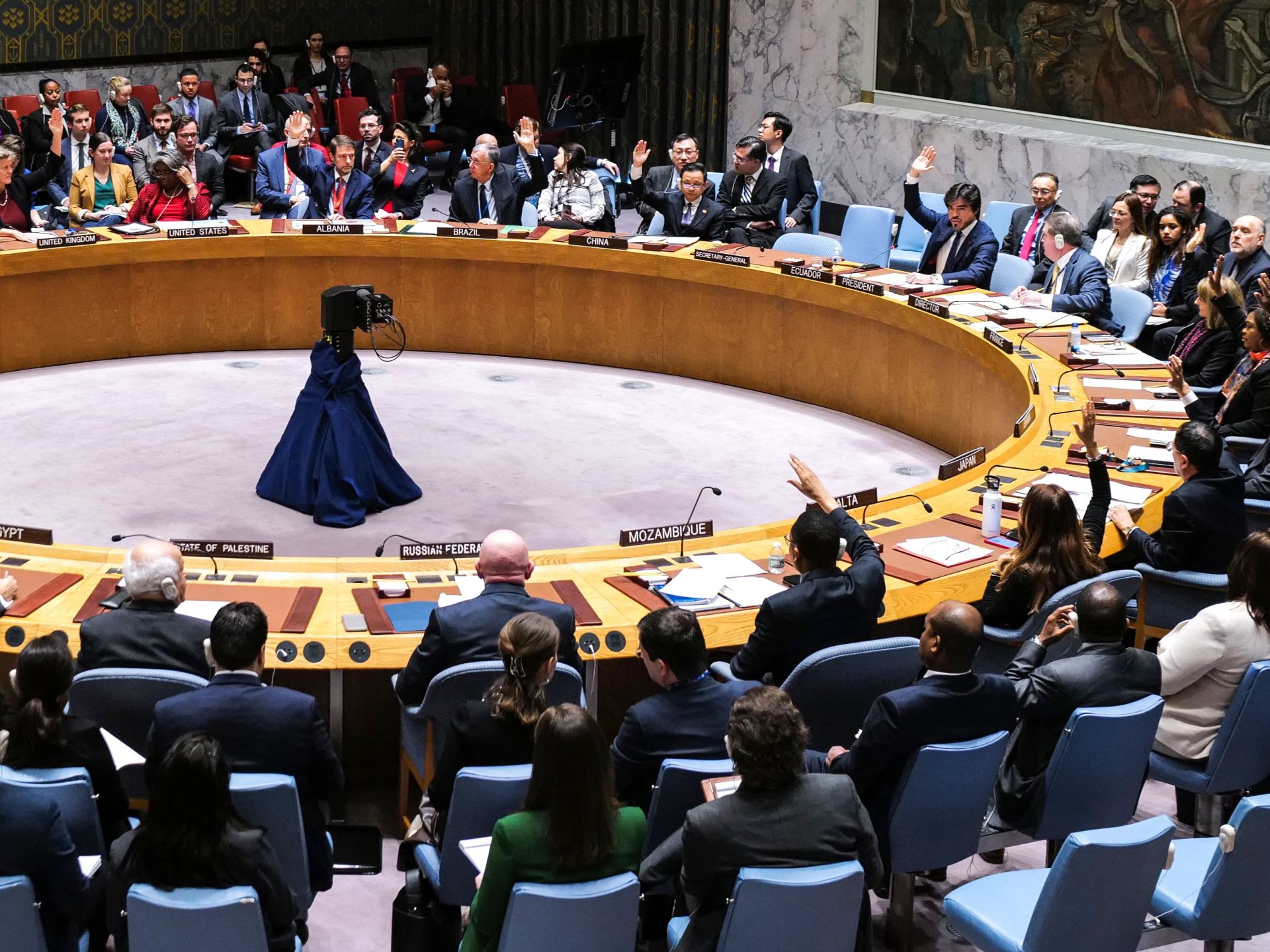 مجلس الأمن يعتمد قرارا بشأن البحر الأحمر وروسيا تعتبره “مسيسا” | أخبار – البوكس نيوز