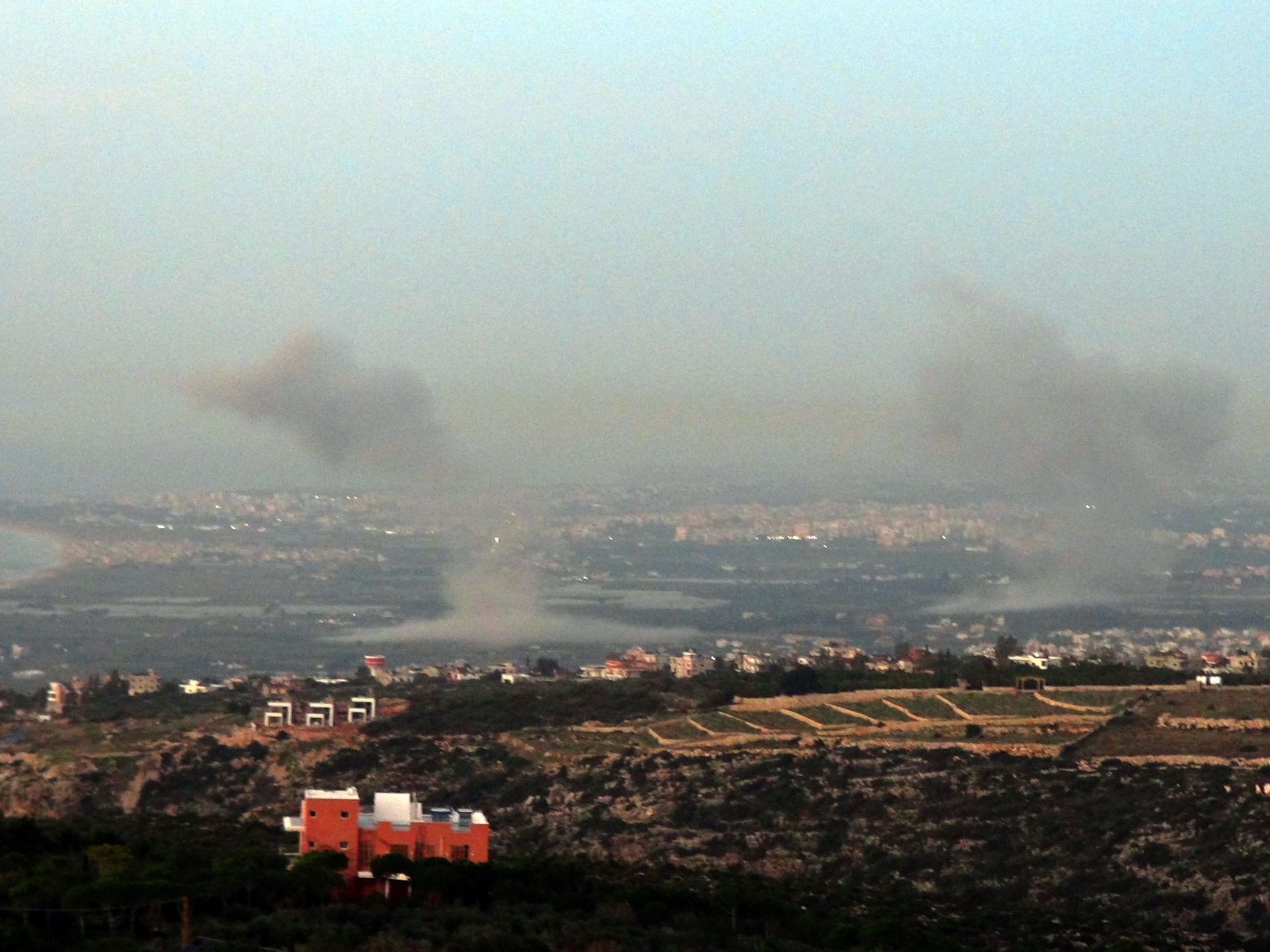 الجيش الإسرائيلي يغِير على عدة قرى جنوب لبنان | أخبار – البوكس نيوز