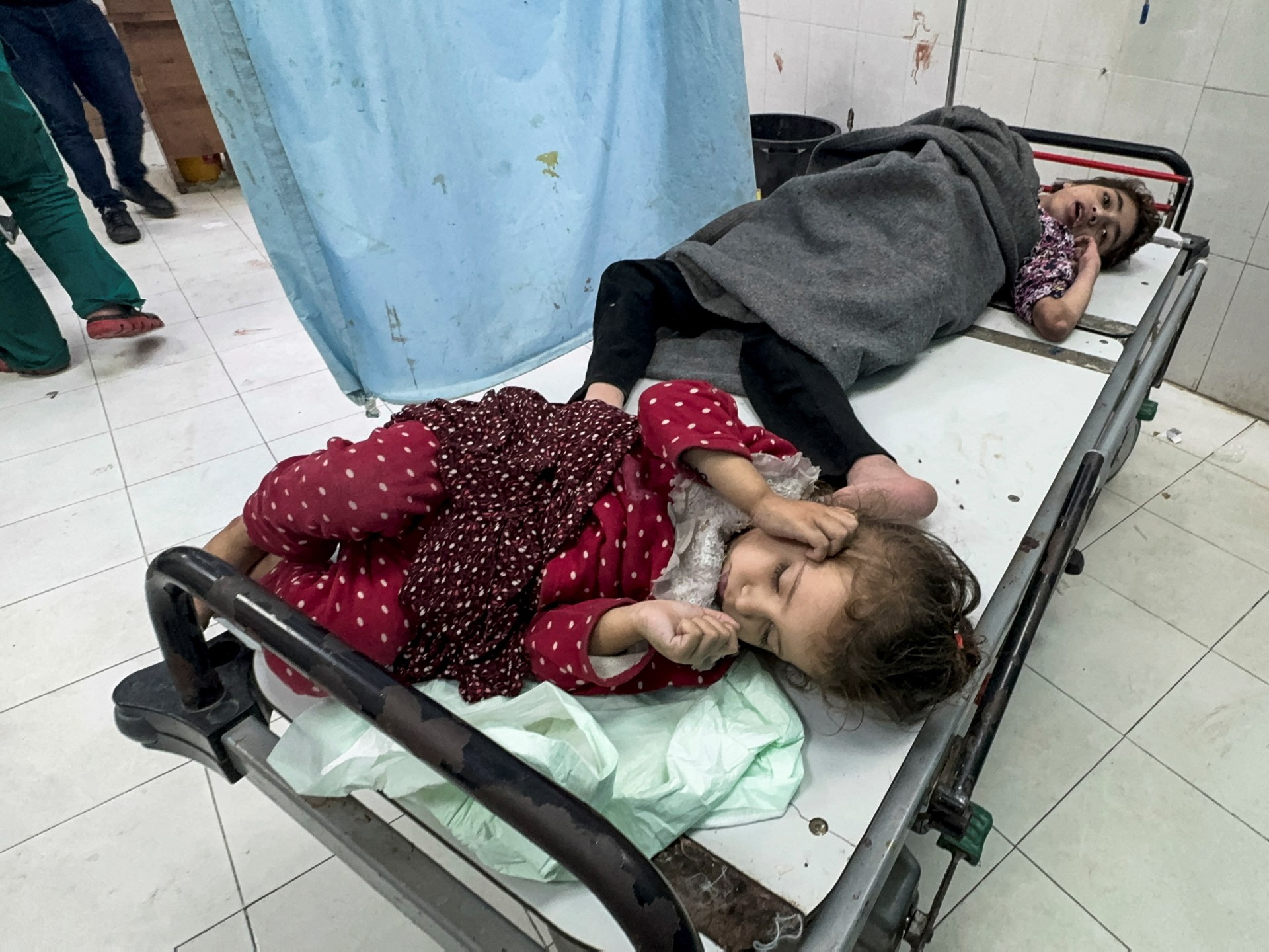 حكايات مؤلمة.. مشاهدات طبيبة أطفال بمستشفى في غزة | جولة الصحافة – البوكس نيوز