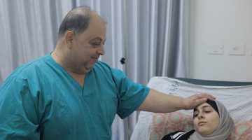 أصيبت بالحرب.. طبيب فلسطيني يبتر ساق ابنة أخيه بالمنزل دون تخدير | أخبار صحة – البوكس نيوز