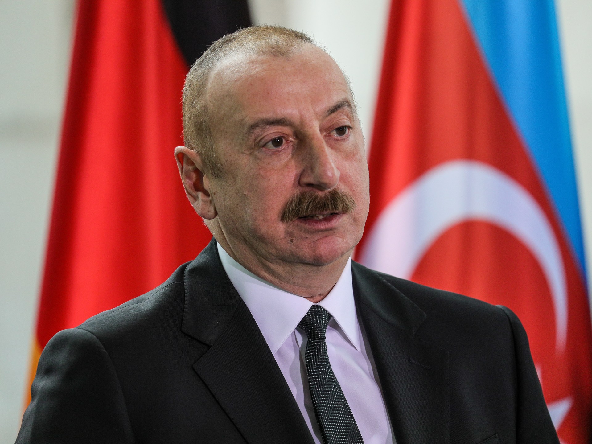 لماذا قرر إلهام علييف إجراء انتخابات رئاسية مبكرة في أذربيجان؟ | سياسة – البوكس نيوز