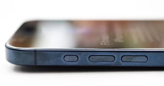 تكنولوجيا  – إيه الفرق؟.. أبرز الاختلافات بين هاتف iPhone 13 mini وiPhone XS Max