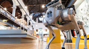 تكنولوجيا  – روبوت كلب يعمل بالذكاء الاصطناعى ويقود المكفوفين عبر المتاحف ومراكز التسوق
