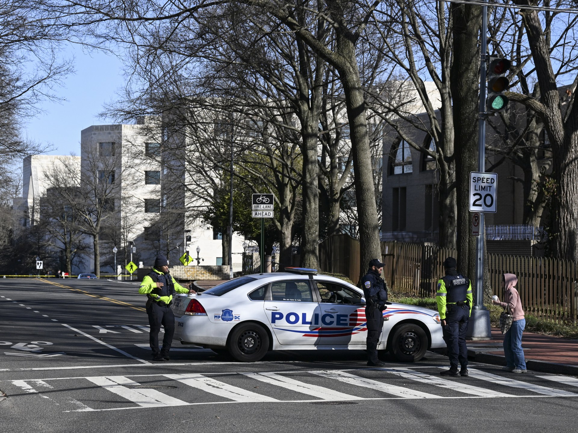 شخص يضرم النار بنفسه أمام السفارة الإسرائيلية بواشنطن | أخبار – البوكس نيوز