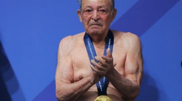 شاهد.. غواص عمره 100 عام يحقق رقما قياسيا ببطولة عالمية في الدوحة | رياضة – البوكس نيوز