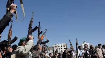 النشطاء يتوقعون تصعيدا عسكريا عقب استهداف جماعة الحوثي سفينة بريطانية | البرامج – البوكس نيوز