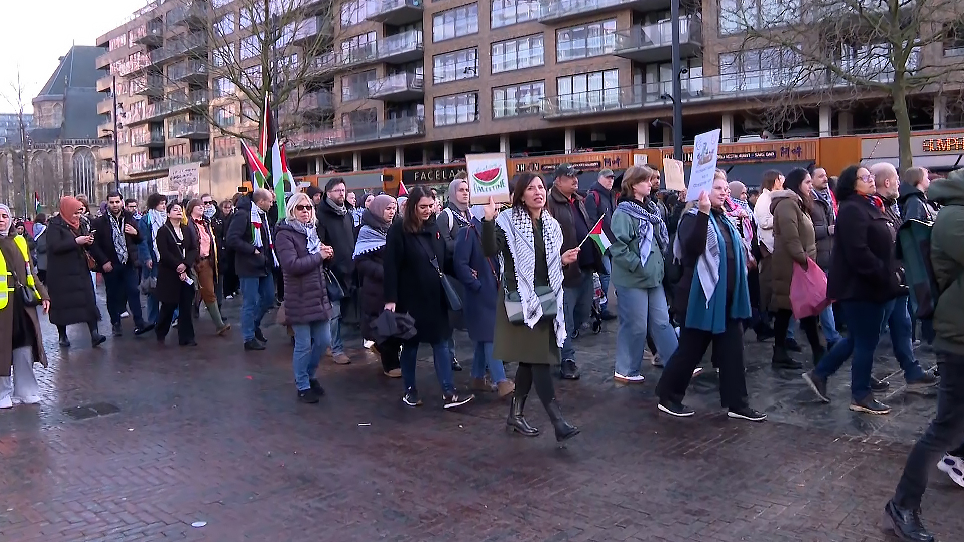 آلاف الهولنديين يتظاهرون للمطالبة بوقف فوري لإطلاق النار بغزة | أخبار – البوكس نيوز
