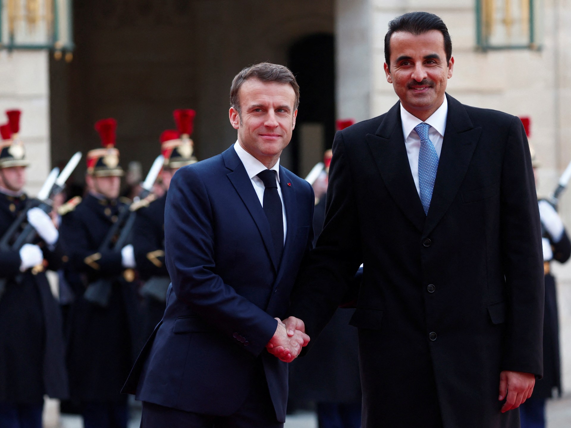 أمير قطر والرئيس الفرنسي يبحثان وقف إطلاق النار وإدخال المساعدات لغزة | أخبار – البوكس نيوز